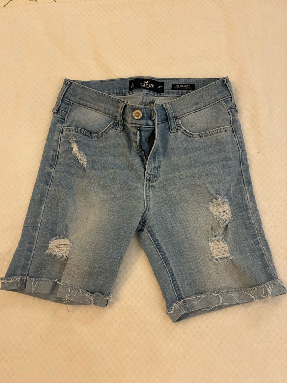 Women’s Hollister Brand Faded Light Blue Distressed Denim Shorts 27 waist Size 5